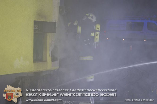 20230107 Brand einer Stromleitung unter Wärmeverbundfassade in Teesdorf Foto: Stefan Schneider BFKDO BADEN 20230107 Brand einer Stromleitung unter Wärmeverbundfassade in Teesdorf Foto: Stefan Schneider BFKDO BADEN