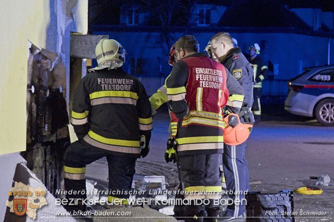 20230107 Brand einer Stromleitung unter Wärmeverbundfassade in Teesdorf Foto: Stefan Schneider BFKDO BADEN 20230107 Brand einer Stromleitung unter Wärmeverbundfassade in Teesdorf Foto: Stefan Schneider BFKDO BADEN