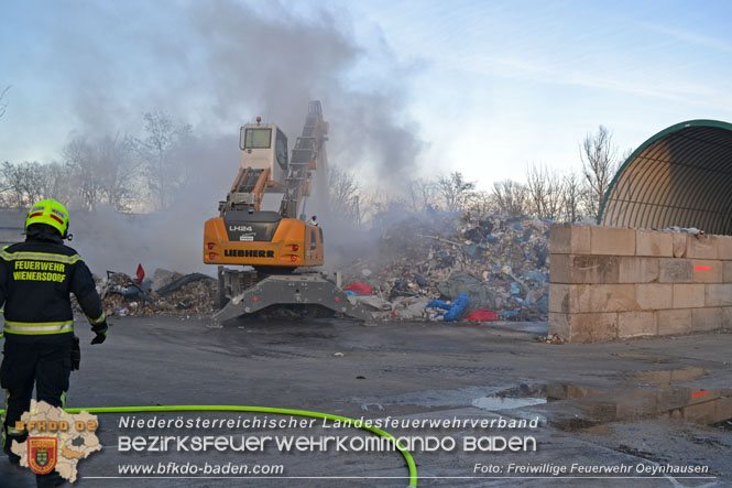 20230107 Brand bei einem Entsorgungsunternehmen   Foto: Freiwillige Feuerwehr Oeynhausen