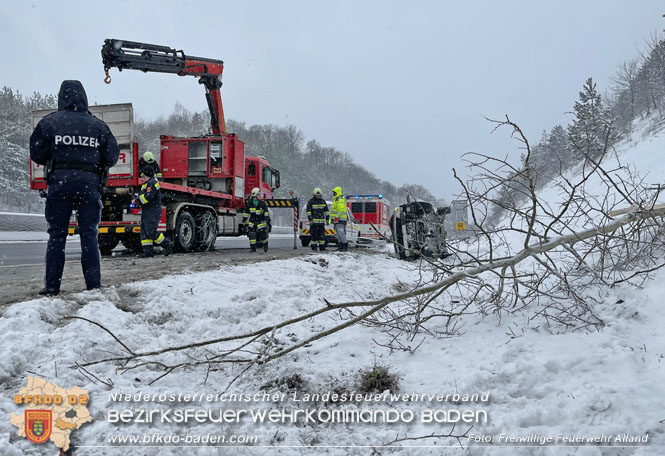 20230122 Fahrzeugbergung auf der A21 Foto: Freiwillige Feuerwehr Alland 20230122 Fahrzeugbergung auf der A21 Foto: Freiwillige Feuerwehr Alland