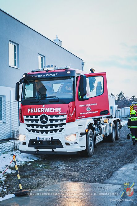 20230129 Brand in einem Traiskirchner Gewerbebetrieb   Foto: Bernhard Rzidky AFKDO Traiskirchen