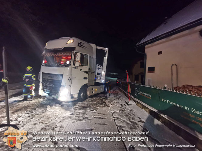 20230202 Nächtlicher Schneefall sorgte für Feuerwehreinsätze im Großraum Heiligenkreuz - Alland - Klausen-Leopoldsdorf  Foto: Freiwillige Feuerwehr Heiligenkreuz