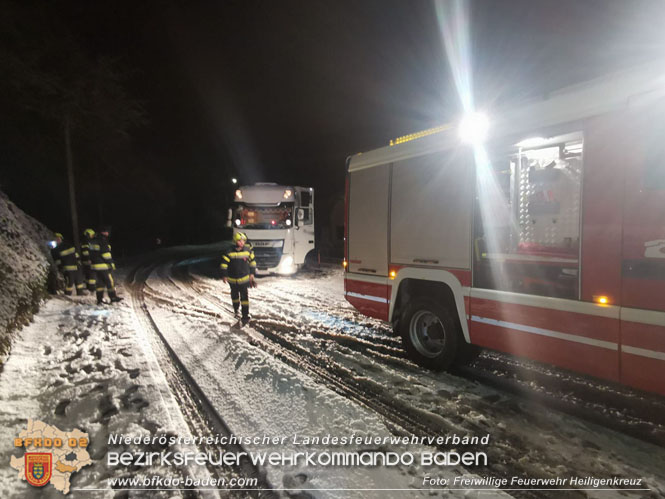 20230202 Nächtlicher Schneefall sorgte für Feuerwehreinsätze im Großraum Heiligenkreuz - Alland - Klausen-Leopoldsdorf  Foto: Freiwillige Feuerwehr Heiligenkreuz