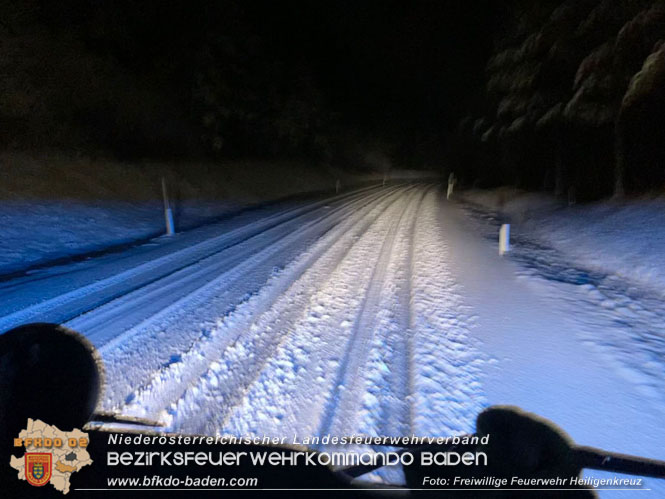 20230202 Nächtlicher Schneefall sorgte für Feuerwehreinsätze im Großraum Heiligenkreuz - Alland - Klausen-Leopoldsdorf  Foto: Freiwillige Feuerwehr Heiligenkreuz