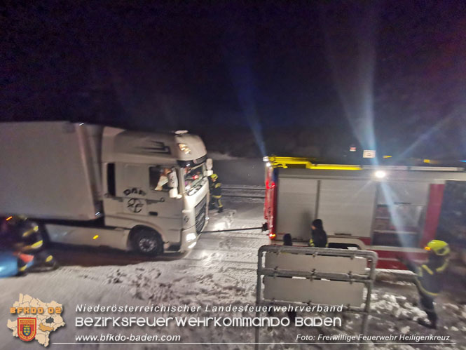 20230202 Nächtlicher Schneefall sorgte für Feuerwehreinsätze im Großraum Heiligenkreuz - Alland - Klausen-Leopoldsdorf  Foto: Freiwillige Feuerwehr Heiligenkreuz