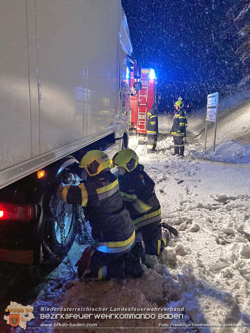 20230202 Nächtlicher Schneefall sorgte für Feuerwehreinsätze im Großraum Heiligenkreuz - Alland - Klausen-Leopoldsdorf  Foto: Freiwillige Feuerwehr Heiligenkreuz
