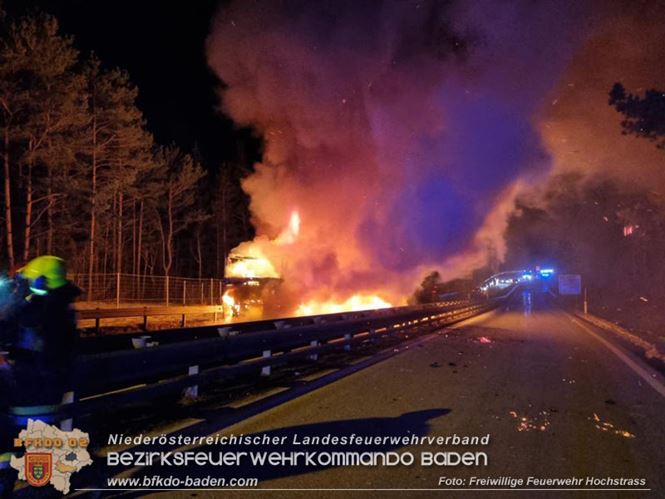 20230208 Lkw Sattelzug in Vollbrand bei Hochstrass   Foto: Freiwillige Feuerwehr Hochstrass