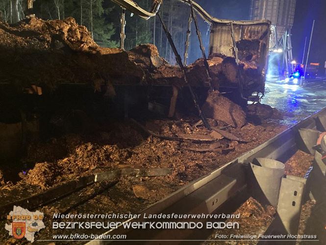 20230208 Lkw Sattelzug in Vollbrand bei Hochstrass   Foto: Freiwillige Feuerwehr Hochstrass
