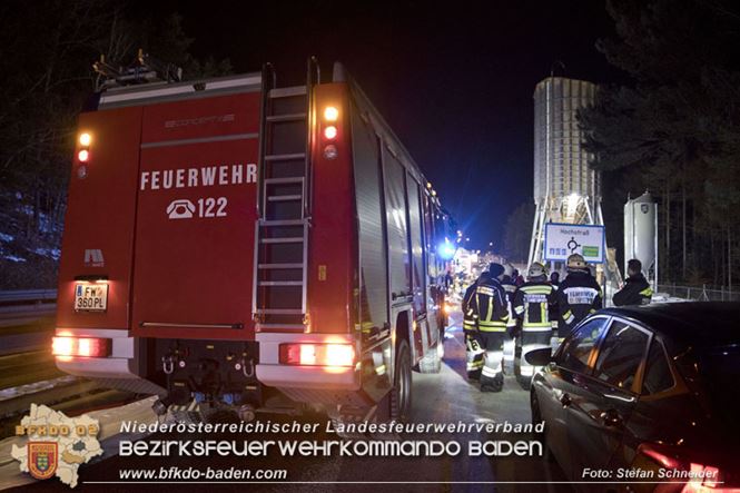 20230208 Lkw Sattelzug in Vollbrand bei Hochstrass   Foto: Stefan Schneider BFKDO BADEN