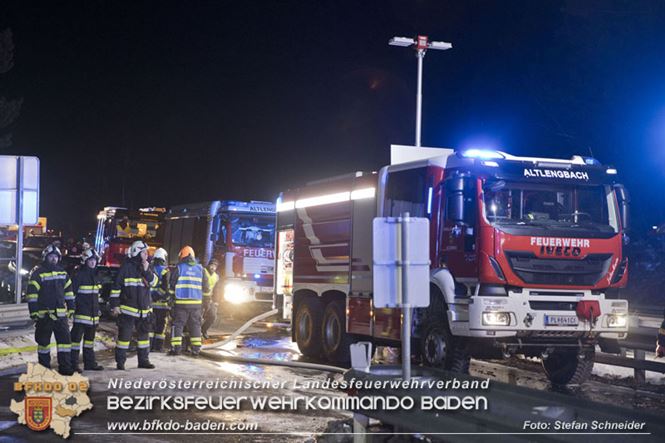 20230208 Lkw Sattelzug in Vollbrand bei Hochstrass   Foto: Stefan Schneider BFKDO BADEN