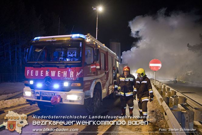 20230208 Lkw Sattelzug in Vollbrand bei Hochstrass   Foto: Stefan Schneider BFKDO BADEN