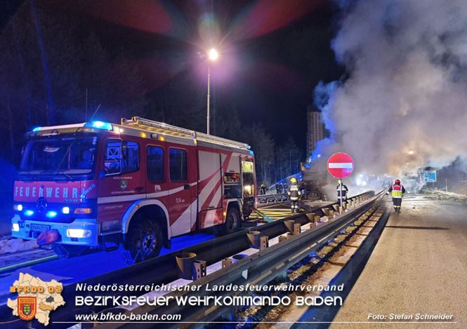 20230208 Lkw Sattelzug in Vollbrand bei Hochstrass   Foto: Stefan Schneider BFKDO BADEN