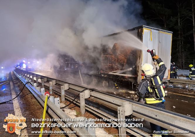 20230208 Lkw Sattelzug in Vollbrand bei Hochstrass   Foto: Stefan Schneider BFKDO BADEN