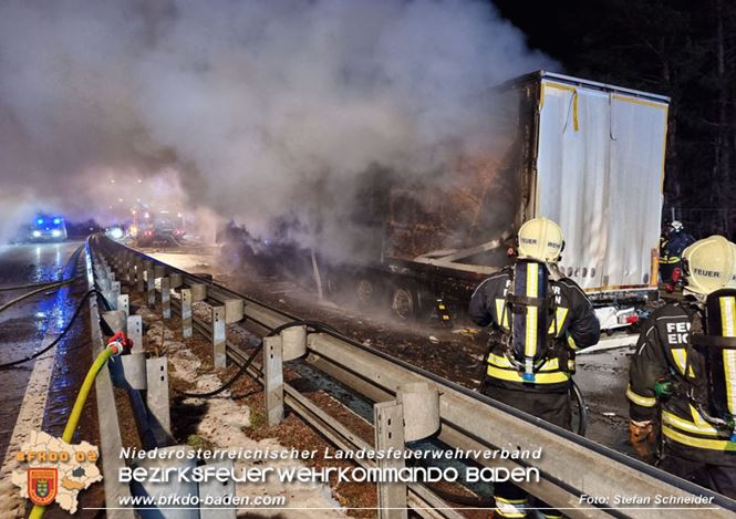 20230208 Lkw Sattelzug in Vollbrand bei Hochstrass   Foto: Stefan Schneider BFKDO BADEN