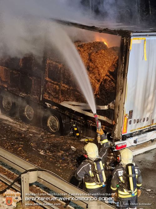 20230208 Lkw Sattelzug in Vollbrand bei Hochstrass   Foto: Stefan Schneider BFKDO BADEN
