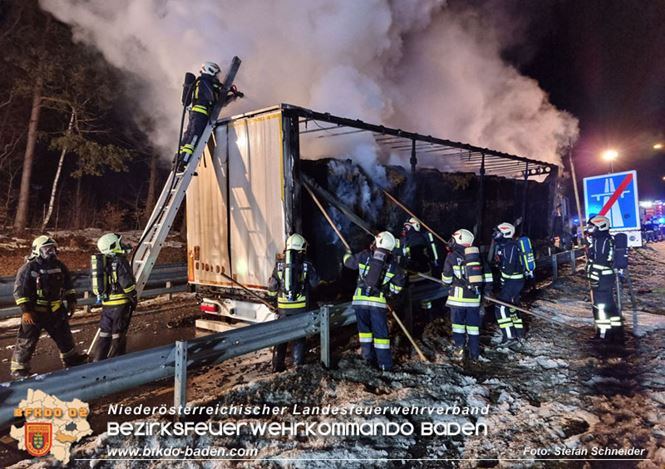 20230208 Lkw Sattelzug in Vollbrand bei Hochstrass   Foto: Stefan Schneider BFKDO BADEN