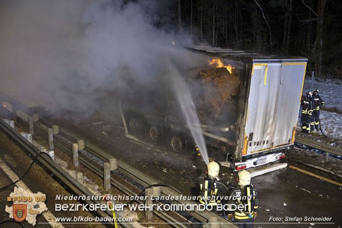 20230208 Lkw Sattelzug in Vollbrand bei Hochstrass   Foto: Stefan Schneider BFKDO BADEN