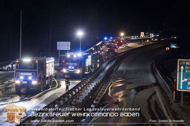 20230208 Lkw Sattelzug in Vollbrand bei Hochstrass   Foto: Stefan Schneider BFKDO BADEN