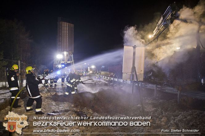 20230208 Lkw Sattelzug in Vollbrand bei Hochstrass   Foto: Stefan Schneider BFKDO BADEN