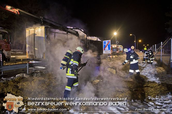 20230208 Lkw Sattelzug in Vollbrand bei Hochstrass   Foto: Stefan Schneider BFKDO BADEN