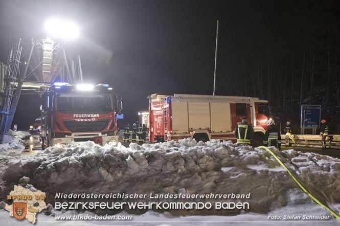 20230208 Lkw Sattelzug in Vollbrand bei Hochstrass   Foto: Stefan Schneider BFKDO BADEN