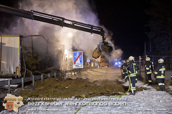 20230208 Lkw Sattelzug in Vollbrand bei Hochstrass   Foto: Stefan Schneider BFKDO BADEN