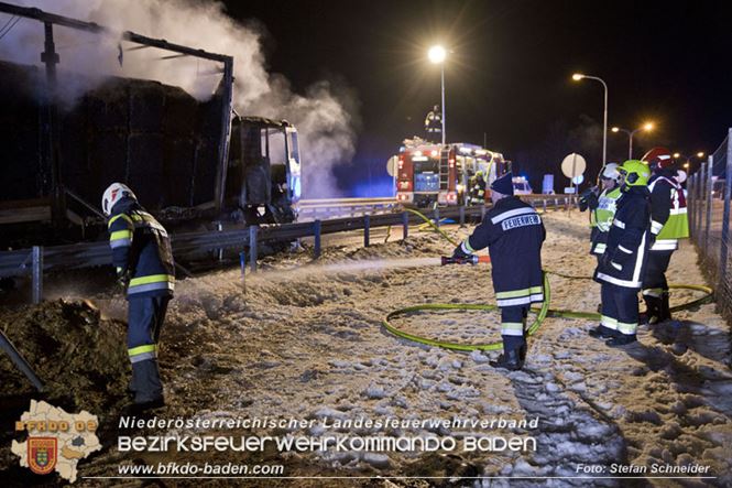 20230208 Lkw Sattelzug in Vollbrand bei Hochstrass   Foto: Stefan Schneider BFKDO BADEN