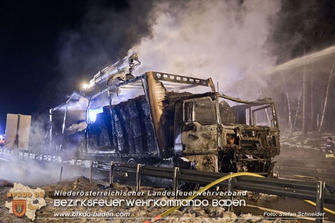 20230208 Lkw Sattelzug in Vollbrand bei Hochstrass   Foto: Stefan Schneider BFKDO BADEN
