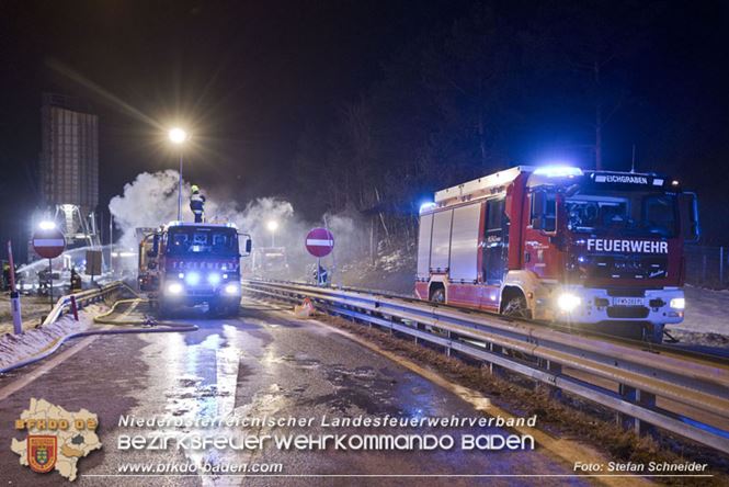 20230208 Lkw Sattelzug in Vollbrand bei Hochstrass   Foto: Stefan Schneider BFKDO BADEN