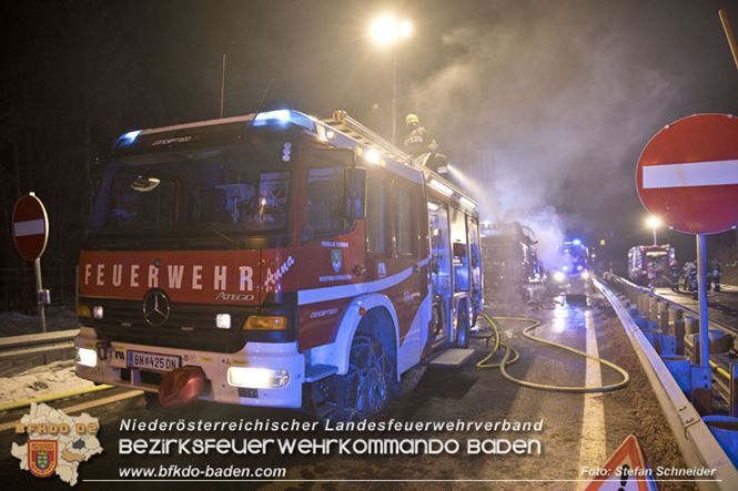 20230208 Lkw Sattelzug in Vollbrand bei Hochstrass   Foto: Stefan Schneider BFKDO BADEN