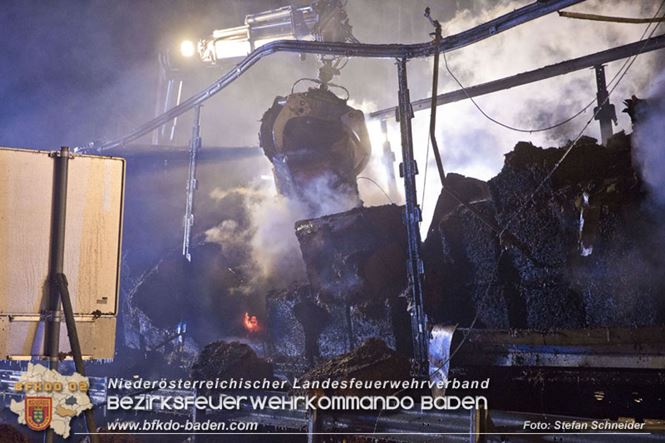 20230208 Lkw Sattelzug in Vollbrand bei Hochstrass   Foto: Stefan Schneider BFKDO BADEN