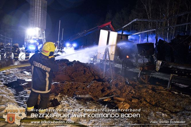 20230208 Lkw Sattelzug in Vollbrand bei Hochstrass   Foto: Stefan Schneider BFKDO BADEN