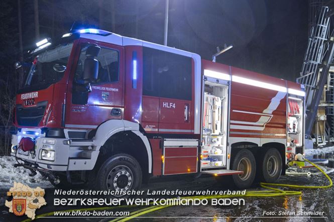 20230208 Lkw Sattelzug in Vollbrand bei Hochstrass   Foto: Stefan Schneider BFKDO BADEN