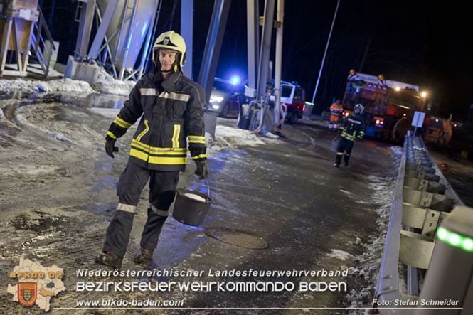 20230208 Lkw Sattelzug in Vollbrand bei Hochstrass   Foto: Stefan Schneider BFKDO BADEN