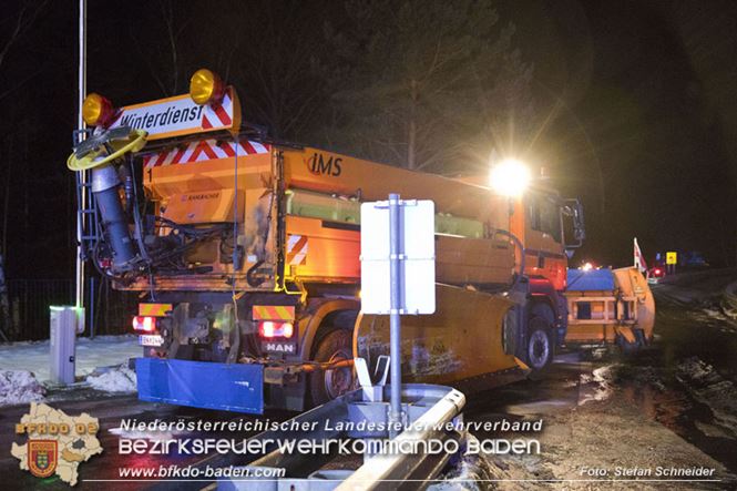 20230208 Lkw Sattelzug in Vollbrand bei Hochstrass   Foto: Stefan Schneider BFKDO BADEN