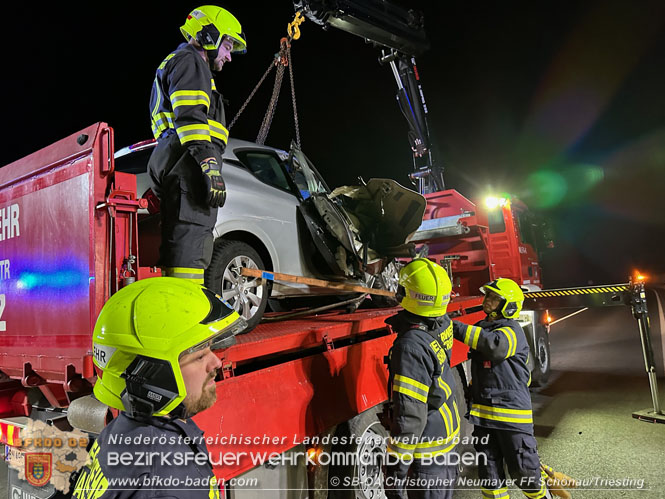 20230214 Kleinwagen prallt auf B17 gegen Laermschutzwand Foto: ASB Christopher Neumayer FF Schoenau/Triesting 20230214 Kleinwagen prallt auf B17 gegen Laermschutzwand Foto: ASB Christopher Neumayer FF Schoenau/Triesting