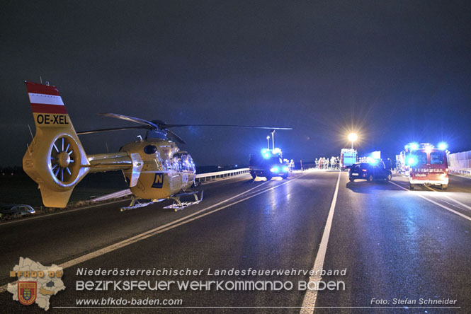 20230214 Kleinwagen prallt auf B17 gegen Laermschutzwand Foto: Stefan Schneider BFKDO BADEN 20230214 Kleinwagen prallt auf B17 gegen Laermschutzwand Foto: Stefan Schneider BFKDO BADEN