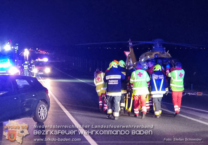 20230214 Kleinwagen prallt auf B17 gegen Laermschutzwand Foto: Stefan Schneider BFKDO BADEN 20230214 Kleinwagen prallt auf B17 gegen Laermschutzwand Foto: Stefan Schneider BFKDO BADEN