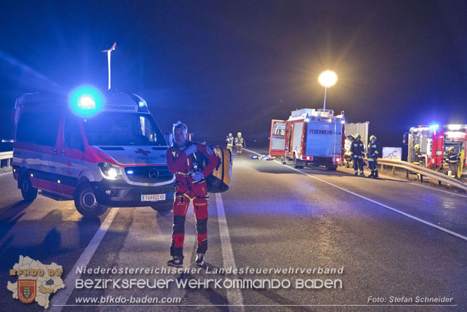 20230214 Kleinwagen prallt auf B17 gegen Laermschutzwand Foto: Stefan Schneider BFKDO BADEN 20230214 Kleinwagen prallt auf B17 gegen Laermschutzwand Foto: Stefan Schneider BFKDO BADEN