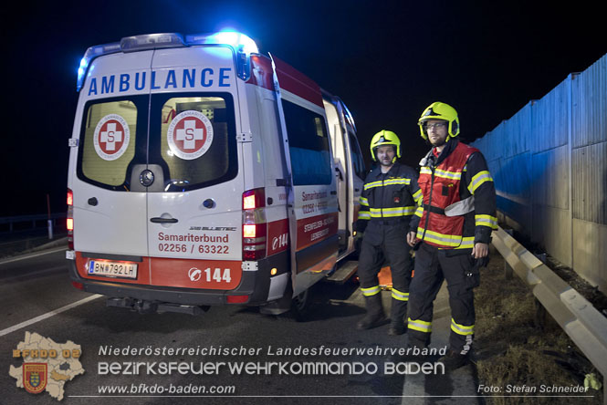 20230214 Kleinwagen prallt auf B17 gegen Laermschutzwand Foto: Stefan Schneider BFKDO BADEN 20230214 Kleinwagen prallt auf B17 gegen Laermschutzwand Foto: Stefan Schneider BFKDO BADEN