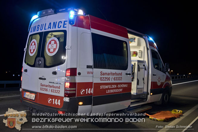 20230214 Kleinwagen prallt auf B17 gegen Laermschutzwand Foto: Stefan Schneider BFKDO BADEN 20230214 Kleinwagen prallt auf B17 gegen Laermschutzwand Foto: Stefan Schneider BFKDO BADEN