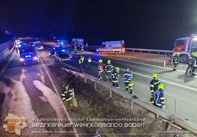 20230214 Kleinwagen prallt auf B17 gegen Laermschutzwand Foto: Stefan Schneider BFKDO BADEN 20230214 Kleinwagen prallt auf B17 gegen Laermschutzwand Foto: Stefan Schneider BFKDO BADEN