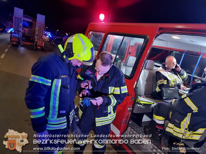 20230218 Großschadensereignis - Menschenrettung (T3) auf der B60 Foto: Stefan Schneider BFKDO BADEN 20230218 Großschadensereignis - Menschenrettung (T3) auf der B60 Foto: Stefan Schneider BFKDO BADEN