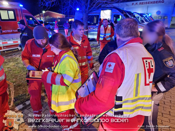 20230218 Großschadensereignis - Menschenrettung (T3) auf der B60 Foto: Stefan Schneider BFKDO BADEN 20230218 Großschadensereignis - Menschenrettung (T3) auf der B60 Foto: Stefan Schneider BFKDO BADEN
