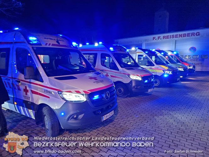 20230218 Großschadensereignis - Menschenrettung (T3) auf der B60 Foto: Stefan Schneider BFKDO BADEN 20230218 Großschadensereignis - Menschenrettung (T3) auf der B60 Foto: Stefan Schneider BFKDO BADEN