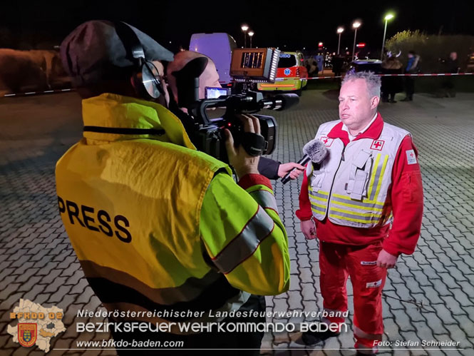 20230218 Großschadensereignis - Menschenrettung (T3) auf der B60 Foto: Stefan Schneider BFKDO BADEN 20230218 Großschadensereignis - Menschenrettung (T3) auf der B60 Foto: Stefan Schneider BFKDO BADEN