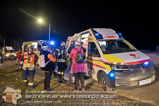 20230218 Großschadensereignis - Menschenrettung (T3) auf der B60 Foto: Stefan Schneider BFKDO BADEN 20230218 Großschadensereignis - Menschenrettung (T3) auf der B60 Foto: Stefan Schneider BFKDO BADEN