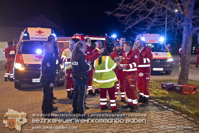 20230218 Großschadensereignis - Menschenrettung (T3) auf der B60 Foto: Stefan Schneider BFKDO BADEN 20230218 Großschadensereignis - Menschenrettung (T3) auf der B60 Foto: Stefan Schneider BFKDO BADEN
