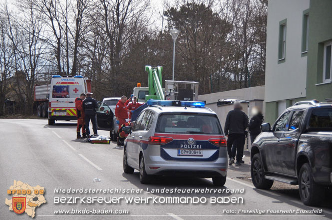 20230317 Verkehrsunfall in Enzesfeld Foto: Freiwillige Feuerwehr Enzesfeld 20230317 Verkehrsunfall in Enzesfeld Foto: Freiwillige Feuerwehr Enzesfeld