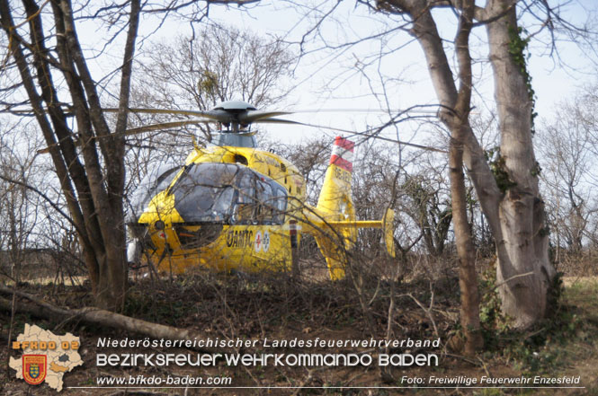 20230317 Verkehrsunfall in Enzesfeld Foto: Freiwillige Feuerwehr Enzesfeld 20230317 Verkehrsunfall in Enzesfeld Foto: Freiwillige Feuerwehr Enzesfeld